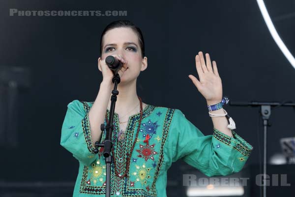 LA FEMME - 2017-06-23 - PARIS - Hippodrome de Longchamp - Paris - 